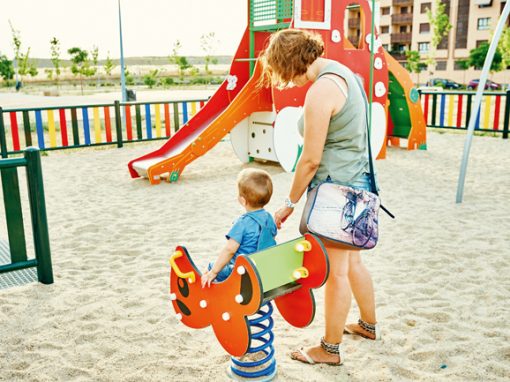 Mejora y mantenimiento de parques infantiles